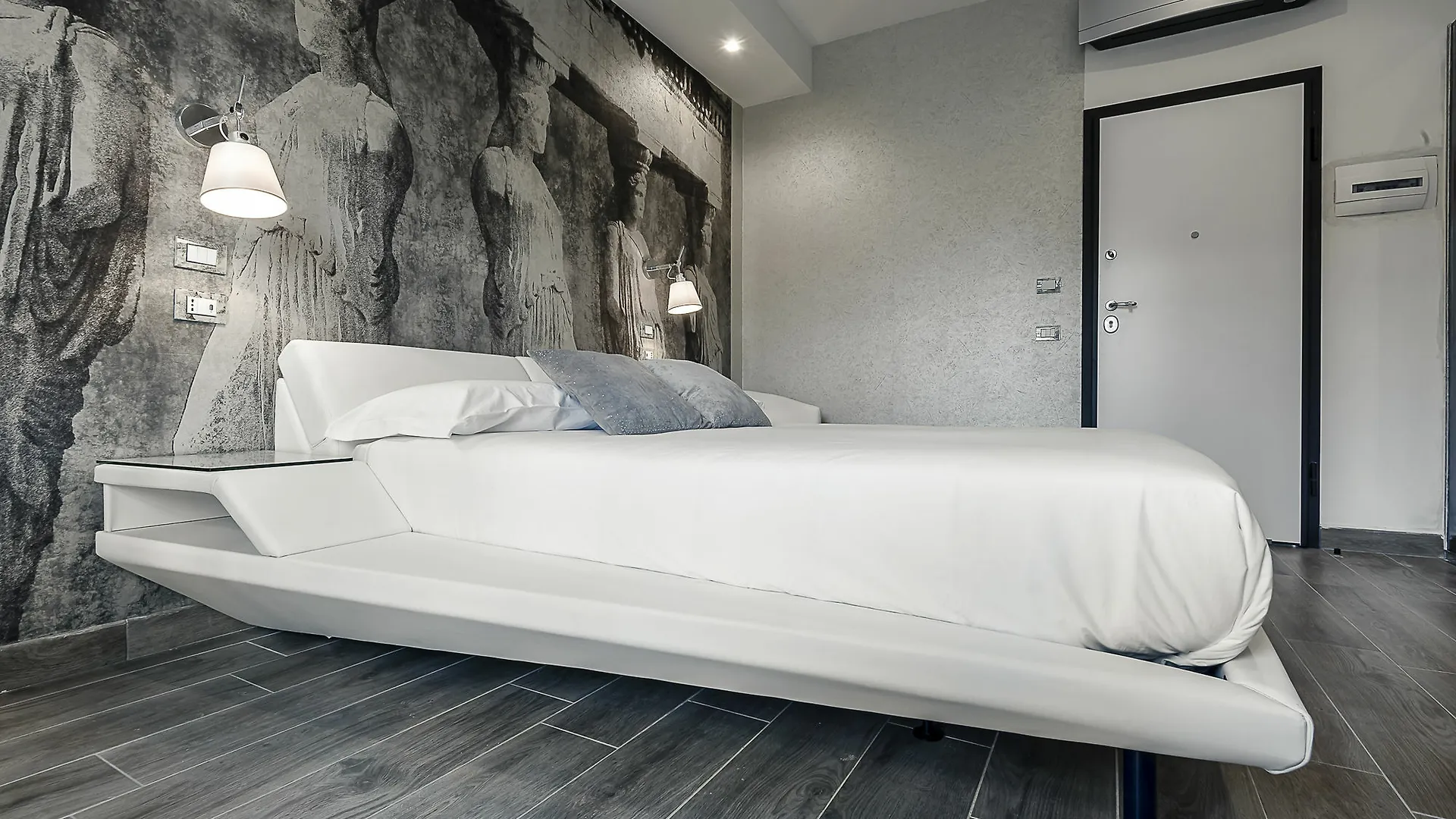 Eleganti Suite In Piazzale Lagosta 2*, Milan Italy